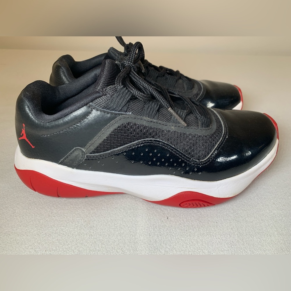 Air Jordan 11 CMFT Low Top Boy’s 5.5 Youth Running Shoes Red Black